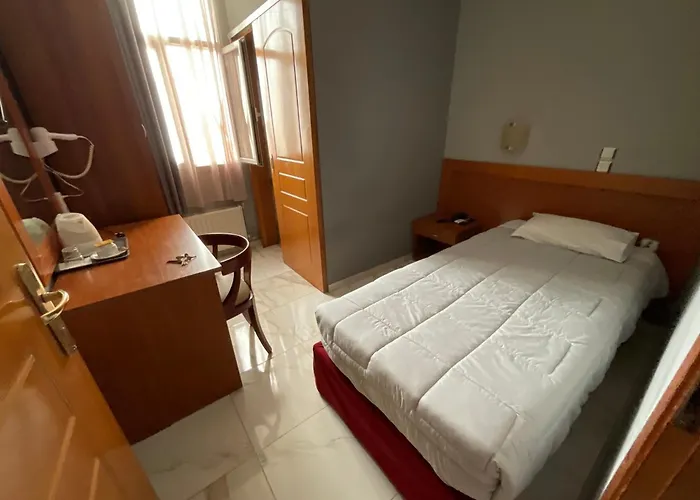 Piraeus Acropole Hotel